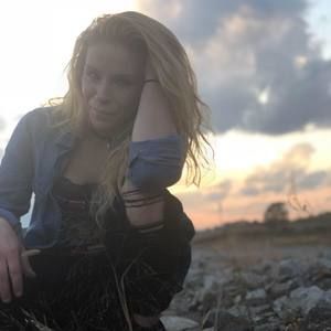 Meet your Posher, Jillian